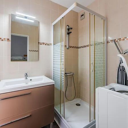 En Front De Avec Loggia Fermee Et Parking, 4 Pers. - Fr-1-521-266